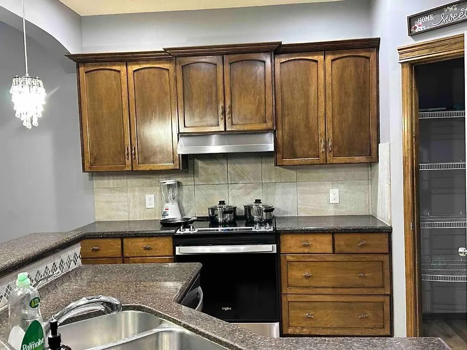 Spacious, 2-Story Family-Friendly Home YYC 펜션